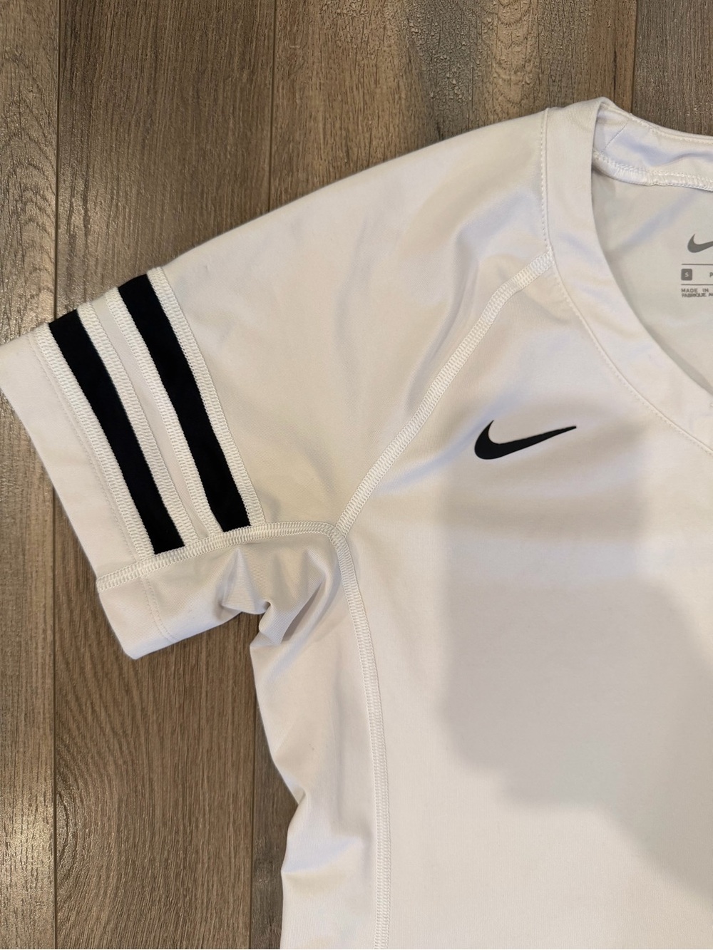 Nike White Short-Sleeve Performance Tee with Black Sleeve Stripes - Picture 4 of 6